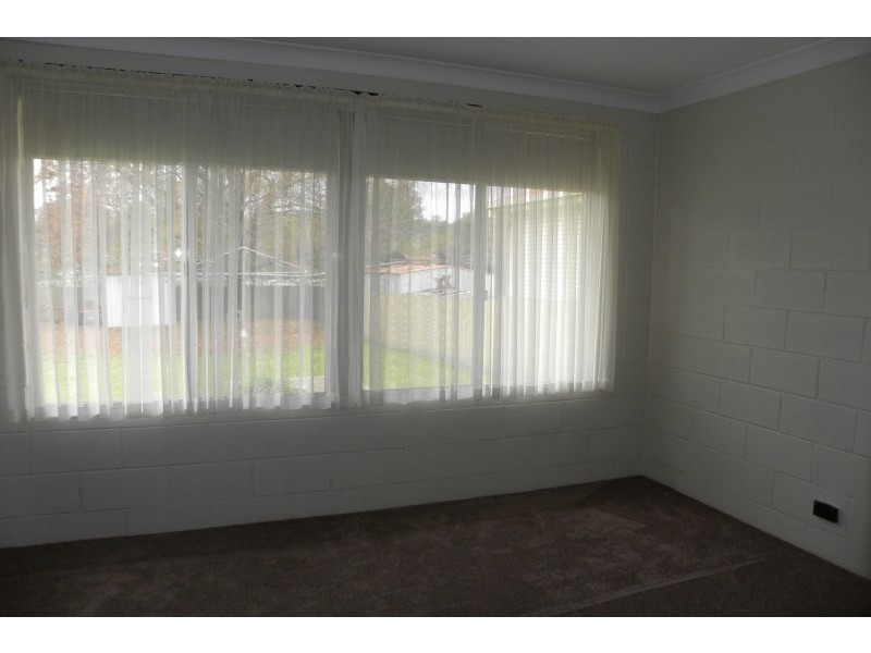 2/20 Willawong Street, Young NSW 2594