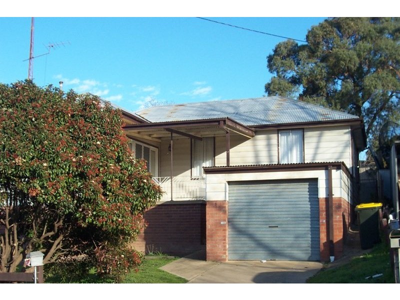 5 Lansdowne Street, Young NSW 2594