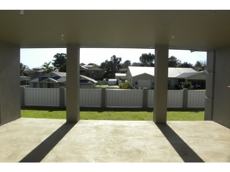 4 Settlers Place, Young NSW 2594