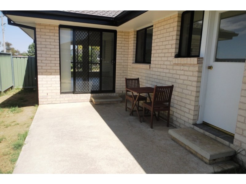 1/75 Blackett Avenue, Young NSW 2594