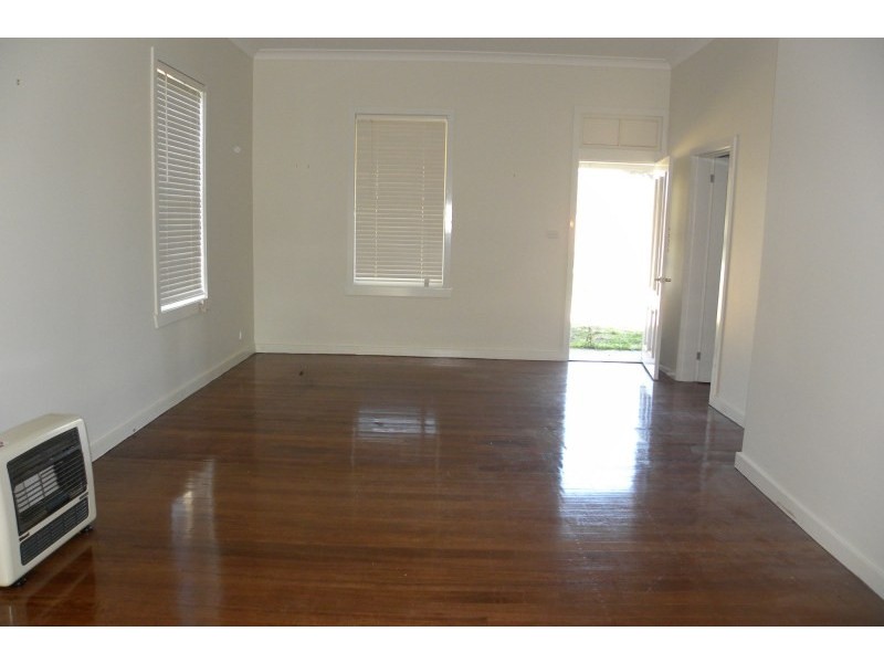 5 Park Avenue, Young NSW 2594