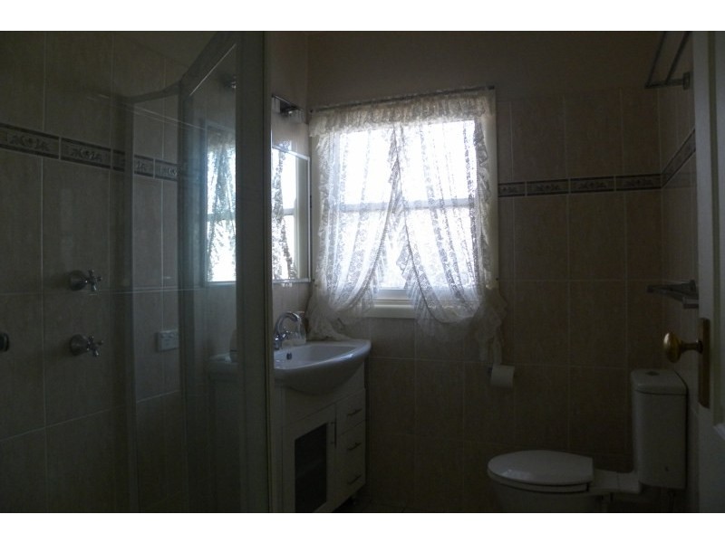13 Taylor Road, Young NSW 2594