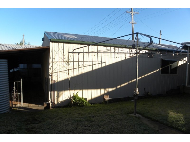 13 Taylor Road, Young NSW 2594