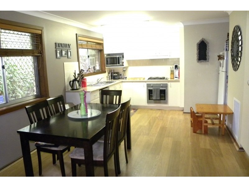 13 Dwyer Drive, Young NSW 2594