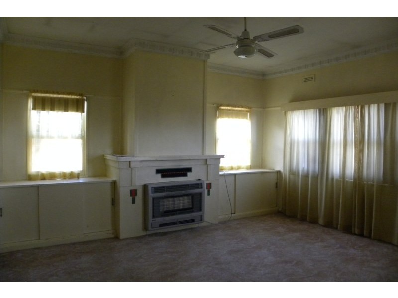 47 Nasmyth Street, Young NSW 2594