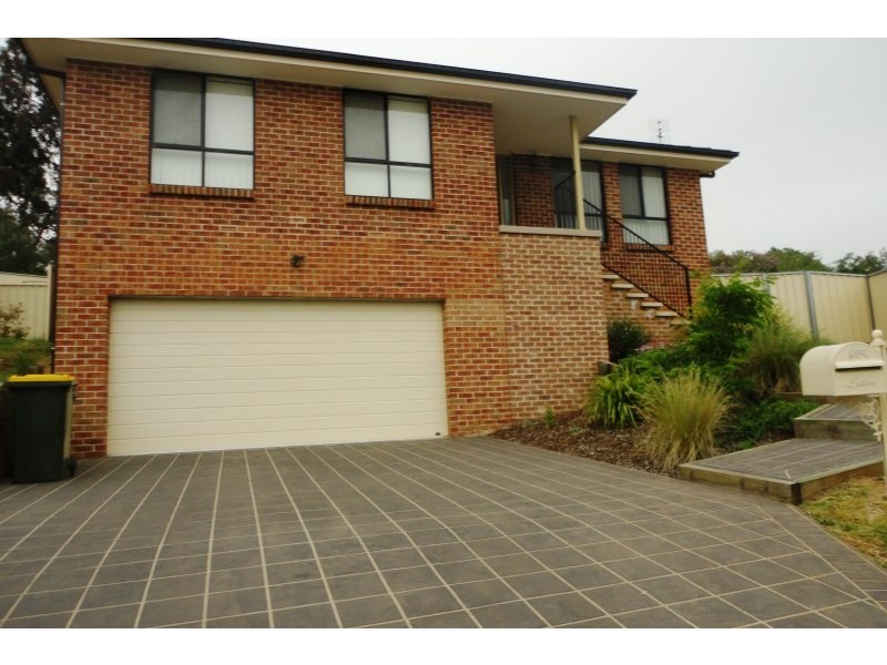7 Hambrook Place, Young NSW 2594