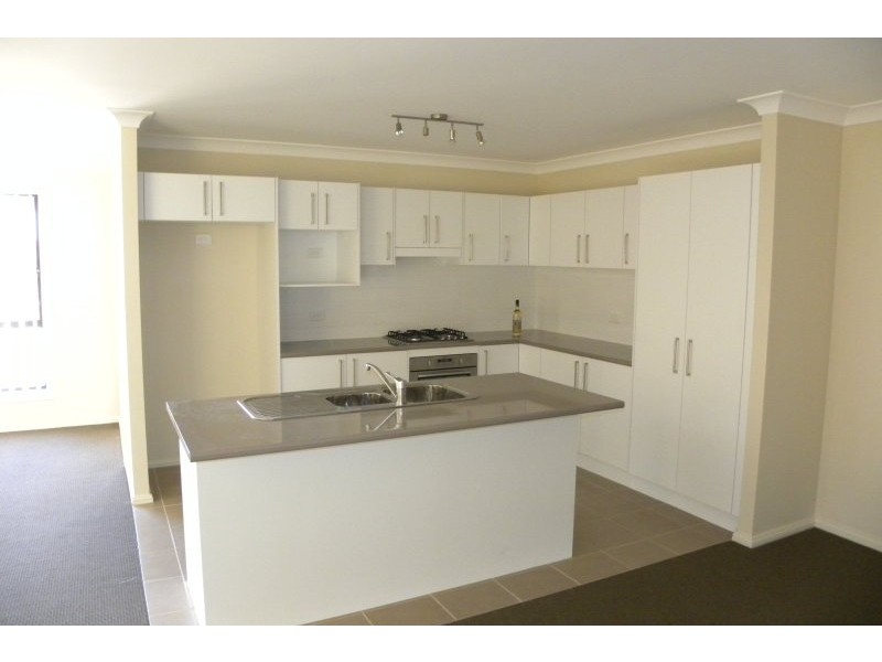 7 Hambrook Place, Young NSW 2594