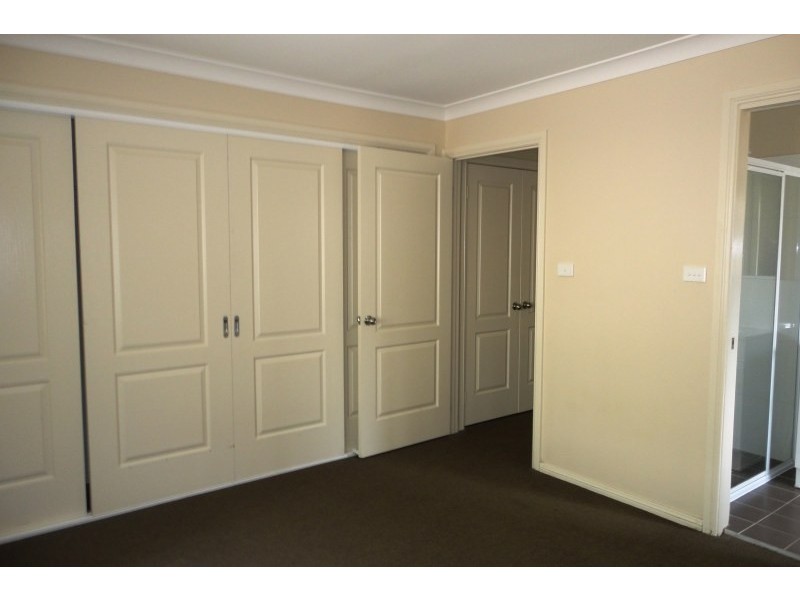 7 Hambrook Place, Young NSW 2594