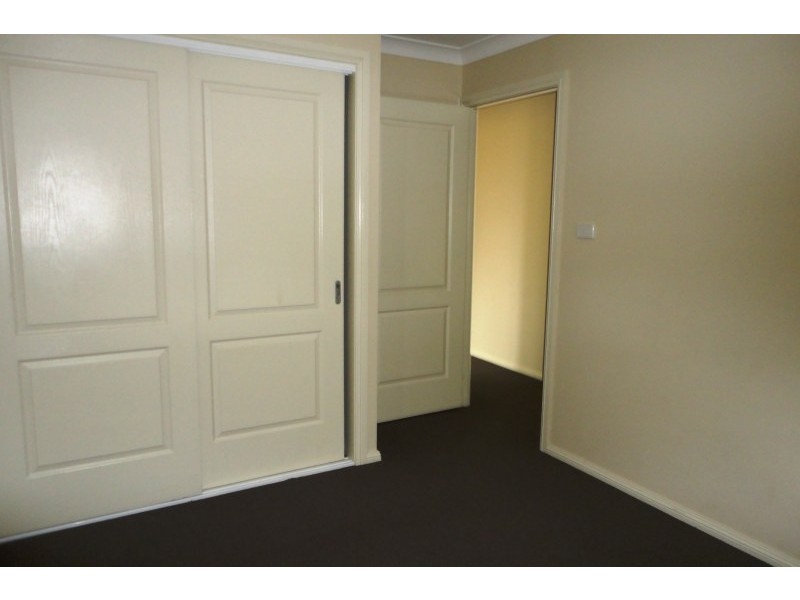 7 Hambrook Place, Young NSW 2594