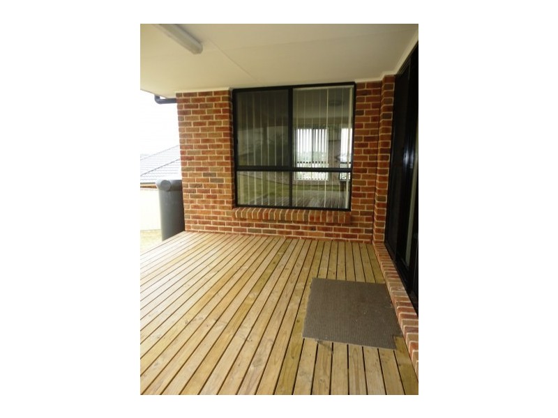 7 Hambrook Place, Young NSW 2594