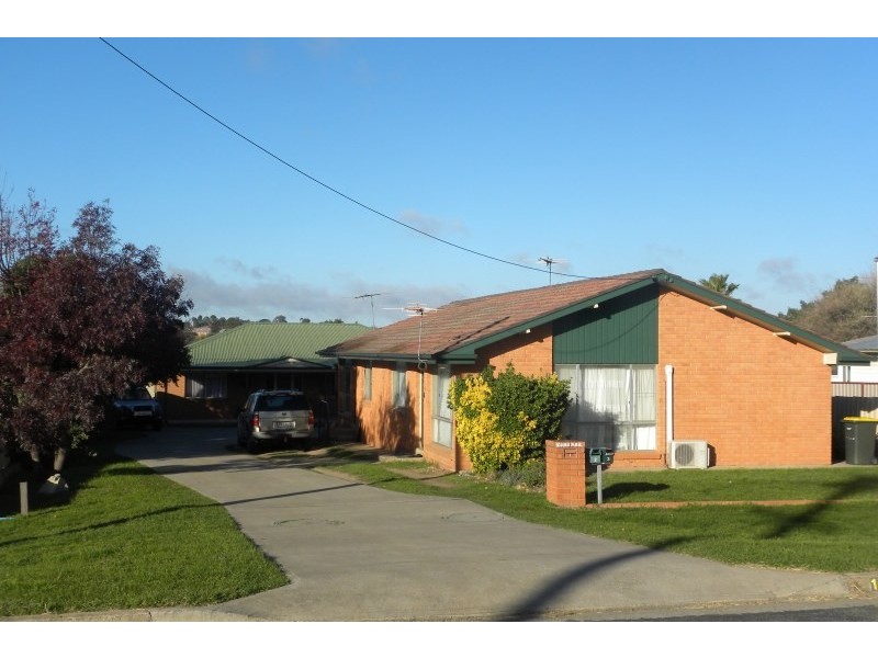 2/130 William Street, Young NSW 2594