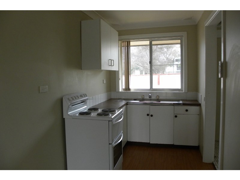 2/130 William Street, Young NSW 2594