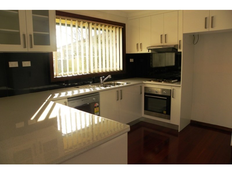 72 Blackett Avenue, Young NSW 2594