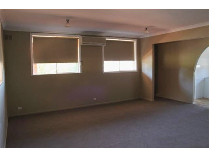 8 Prospect Street, Young NSW 2594