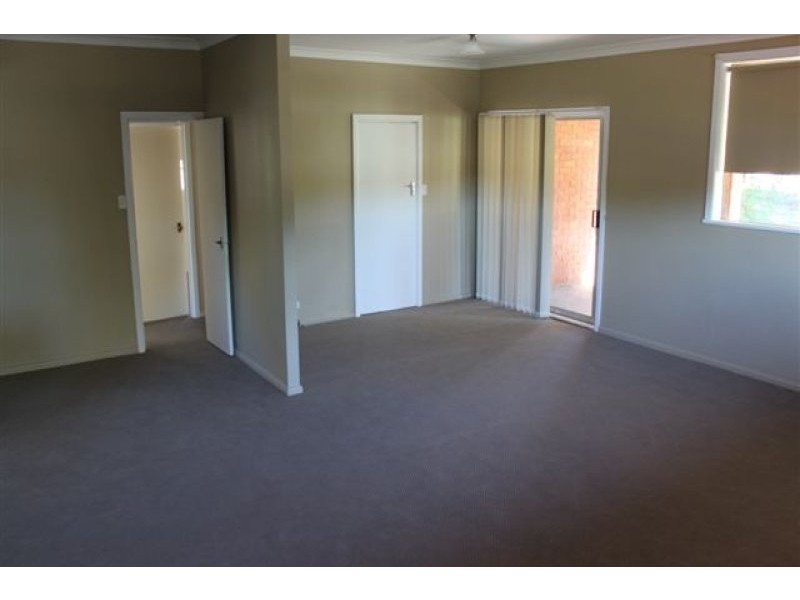 8 Prospect Street, Young NSW 2594