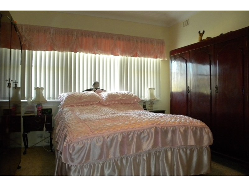 45 Nasmyth Street, Young NSW 2594