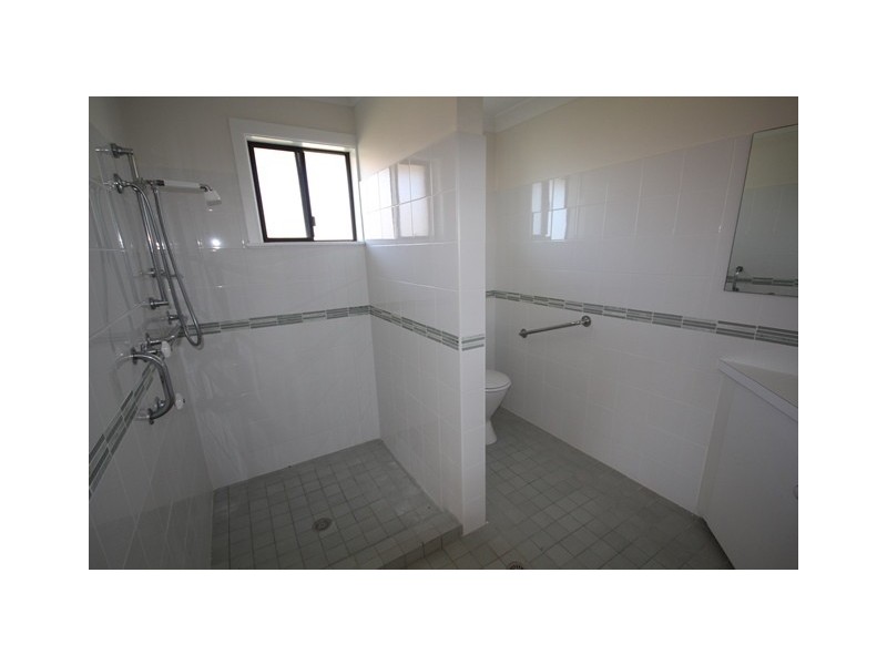 9 Nuthall Crescent, Young NSW 2594