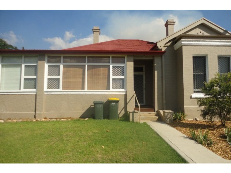 2/2 Spring Street, Young NSW 2594