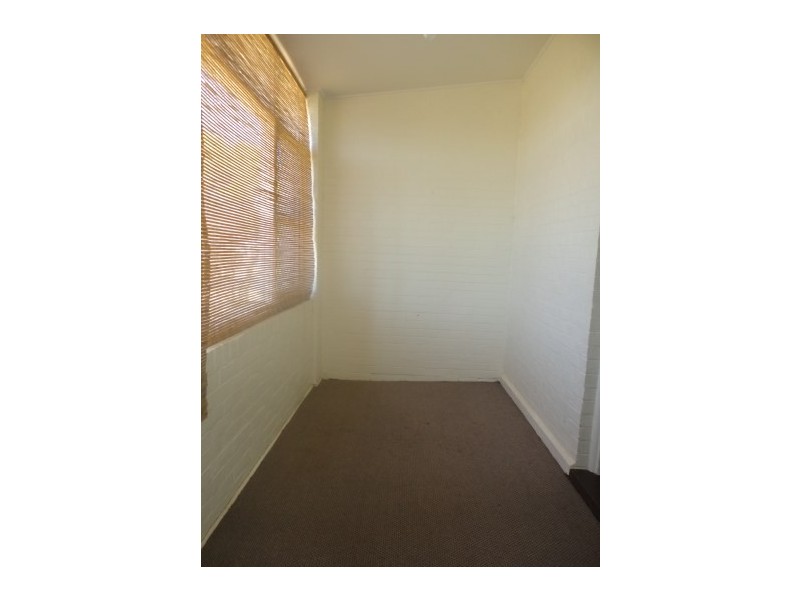 2/2 Spring Street, Young NSW 2594