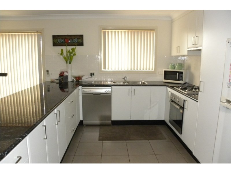 2/37 Spring Street, Young NSW 2594