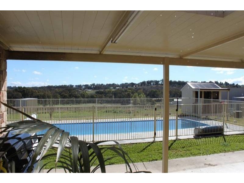 31 Commons Road, Young NSW 2594