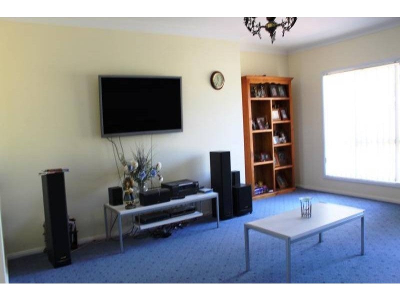 31 Commons Road, Young NSW 2594