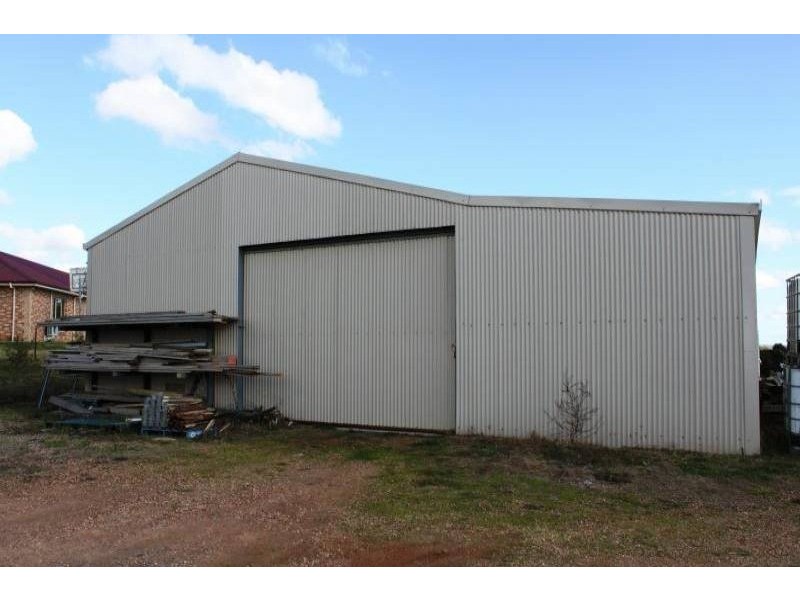 31 Commons Road, Young NSW 2594