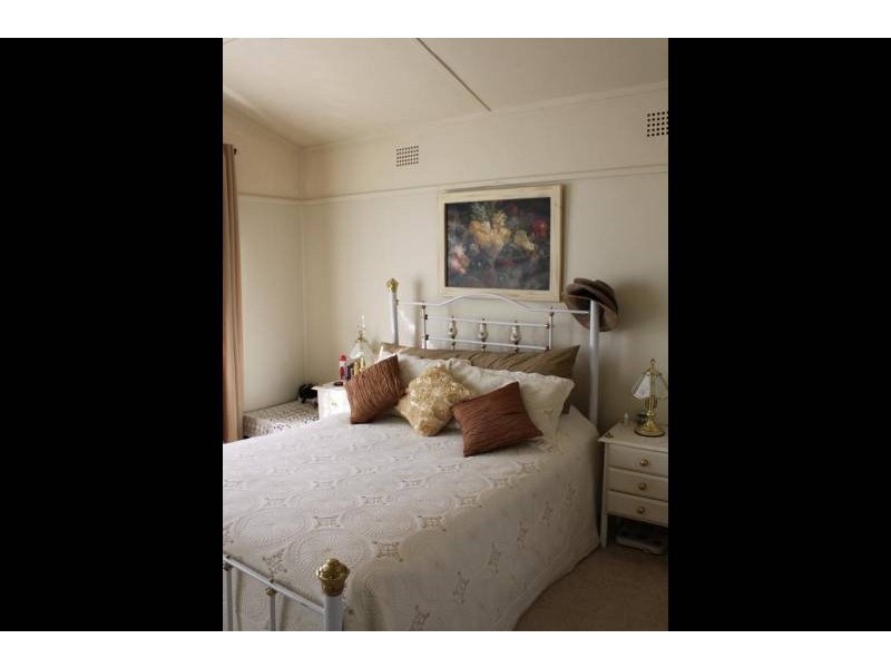 92 Binalong Street, Harden NSW 2587