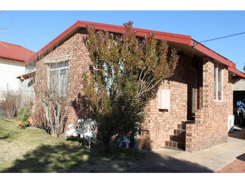 92 Binalong Street, Harden NSW 2587