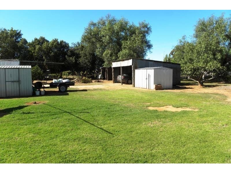 25 Talbot Street, Quandialla NSW 2721