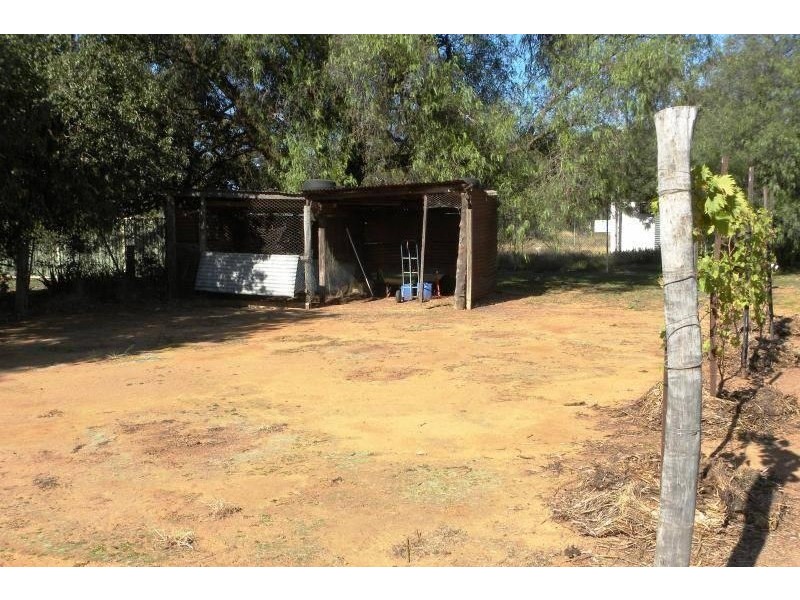 25 Talbot Street, Quandialla NSW 2721