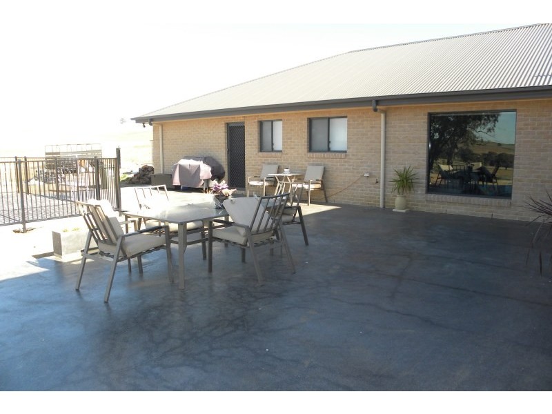 193 Wambanumba Drive, Young NSW 2594