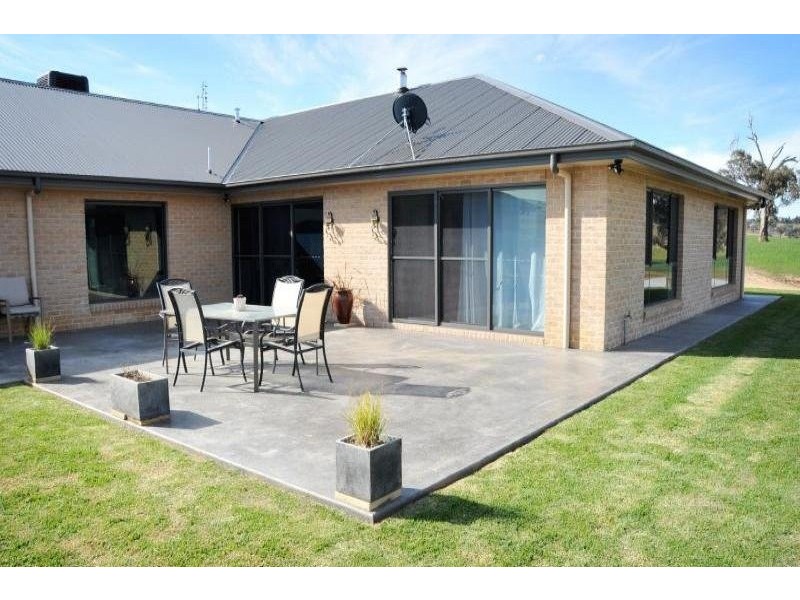 193 Wambanumba Drive, Young NSW 2594