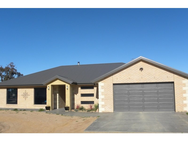 193 Wambanumba Drive, Young NSW 2594