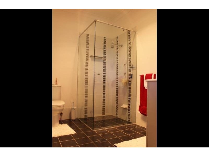 9 Mcnarry Place, Young NSW 2594