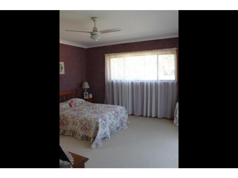 9 Mcnarry Place, Young NSW 2594