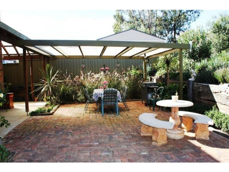 9 Mcnarry Place, Young NSW 2594