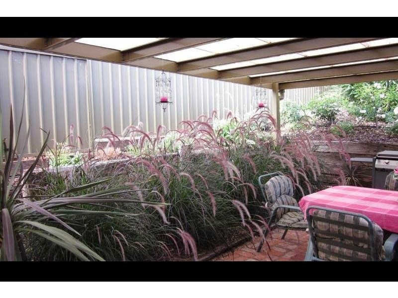 9 Mcnarry Place, Young NSW 2594