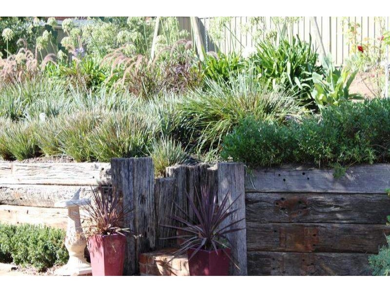 9 Mcnarry Place, Young NSW 2594