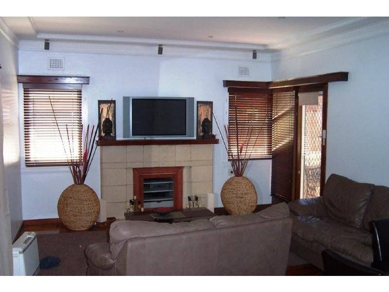 43 Wombat Street, Young NSW 2594