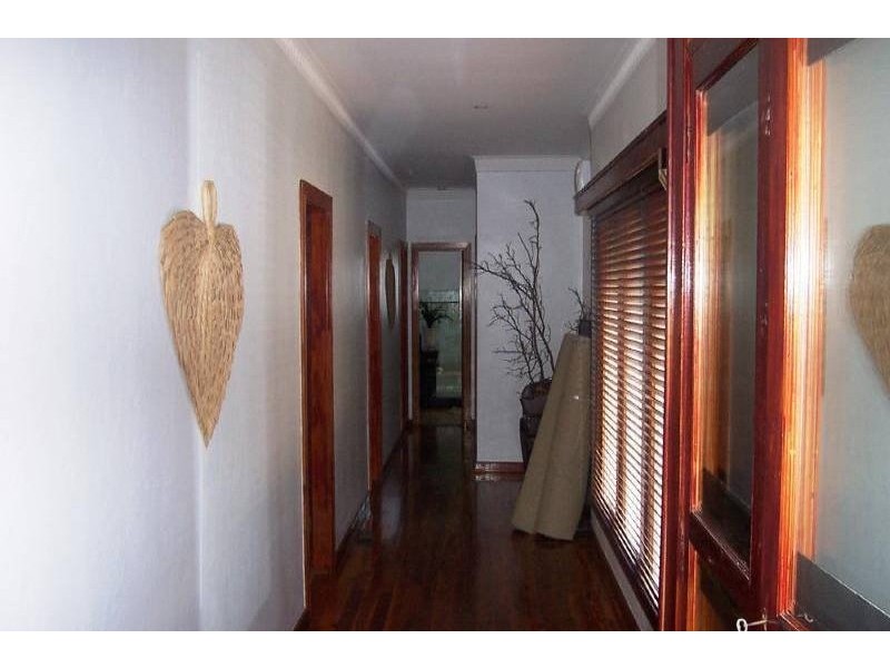 43 Wombat Street, Young NSW 2594