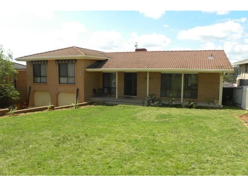 8 Back Creek Road, Young NSW 2594