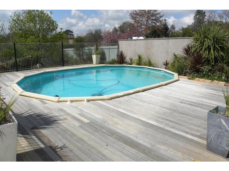 8 Back Creek Road, Young NSW 2594