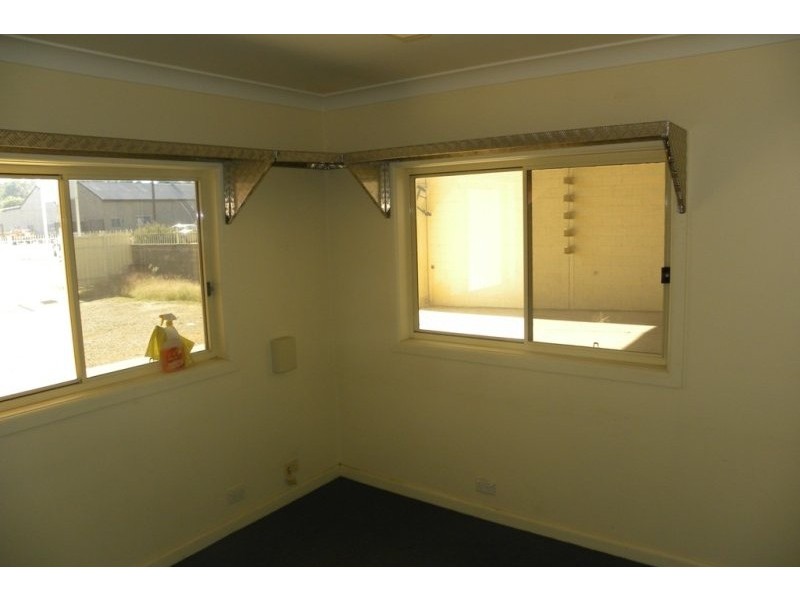 344 Boorowa Street, Young NSW 2594