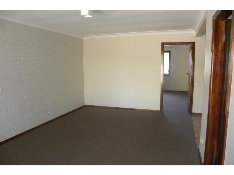 36 Murringo Street, Young NSW 2594