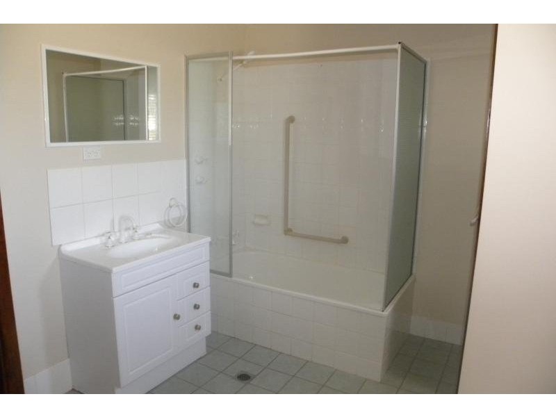 36 Murringo Street, Young NSW 2594