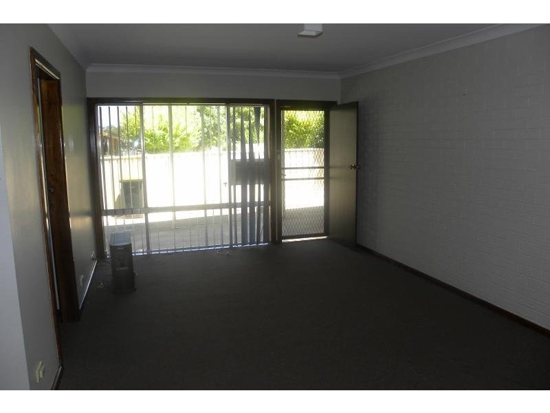 36 Murringo Street, Young NSW 2594