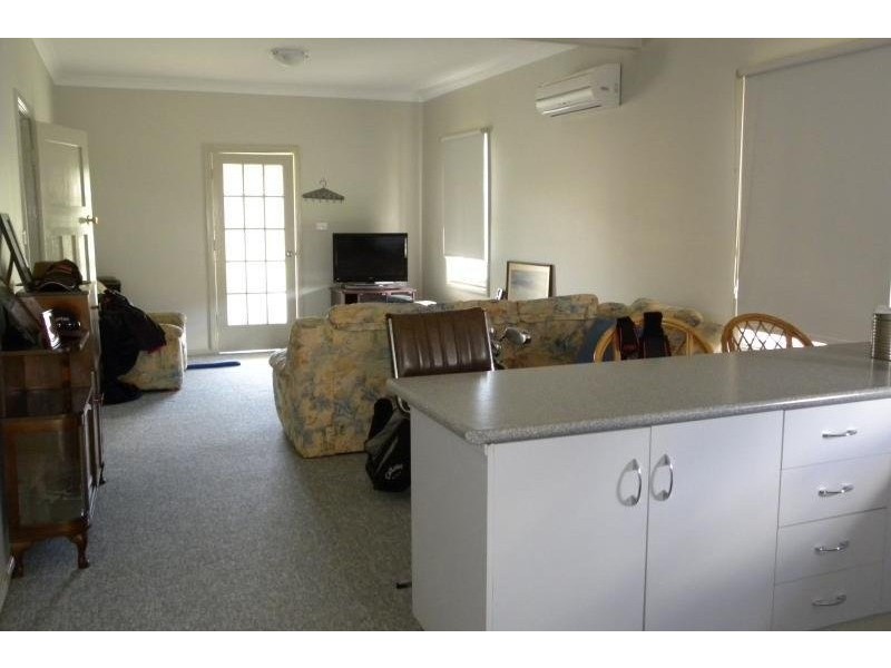 2 Stoneridge Street, Young NSW 2594