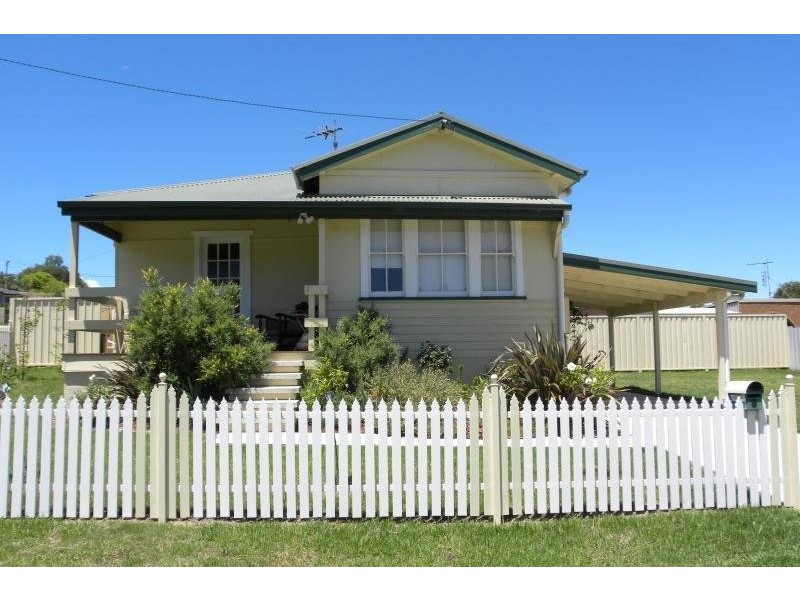 2 Stoneridge Street, Young NSW 2594