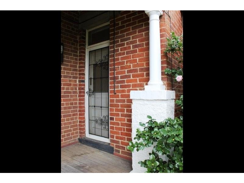 115 Edwards Street, Young NSW 2594